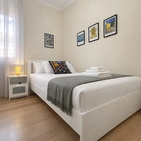 Authentic 2br Near Vatican & Metro Cipro Apartment
