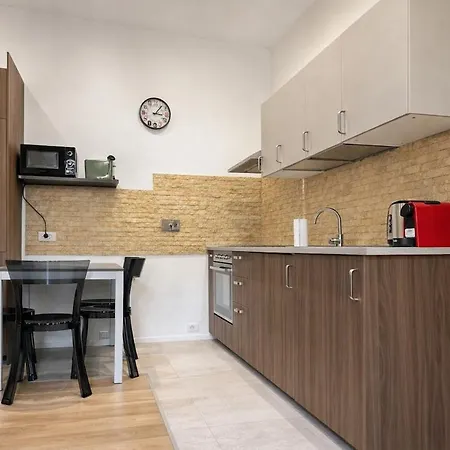 Authentic 2br Near Vatican & Metro Cipro