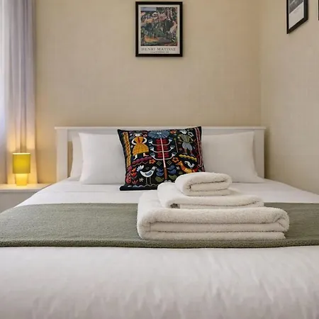 Authentic 2br Near Vatican & Metro Cipro